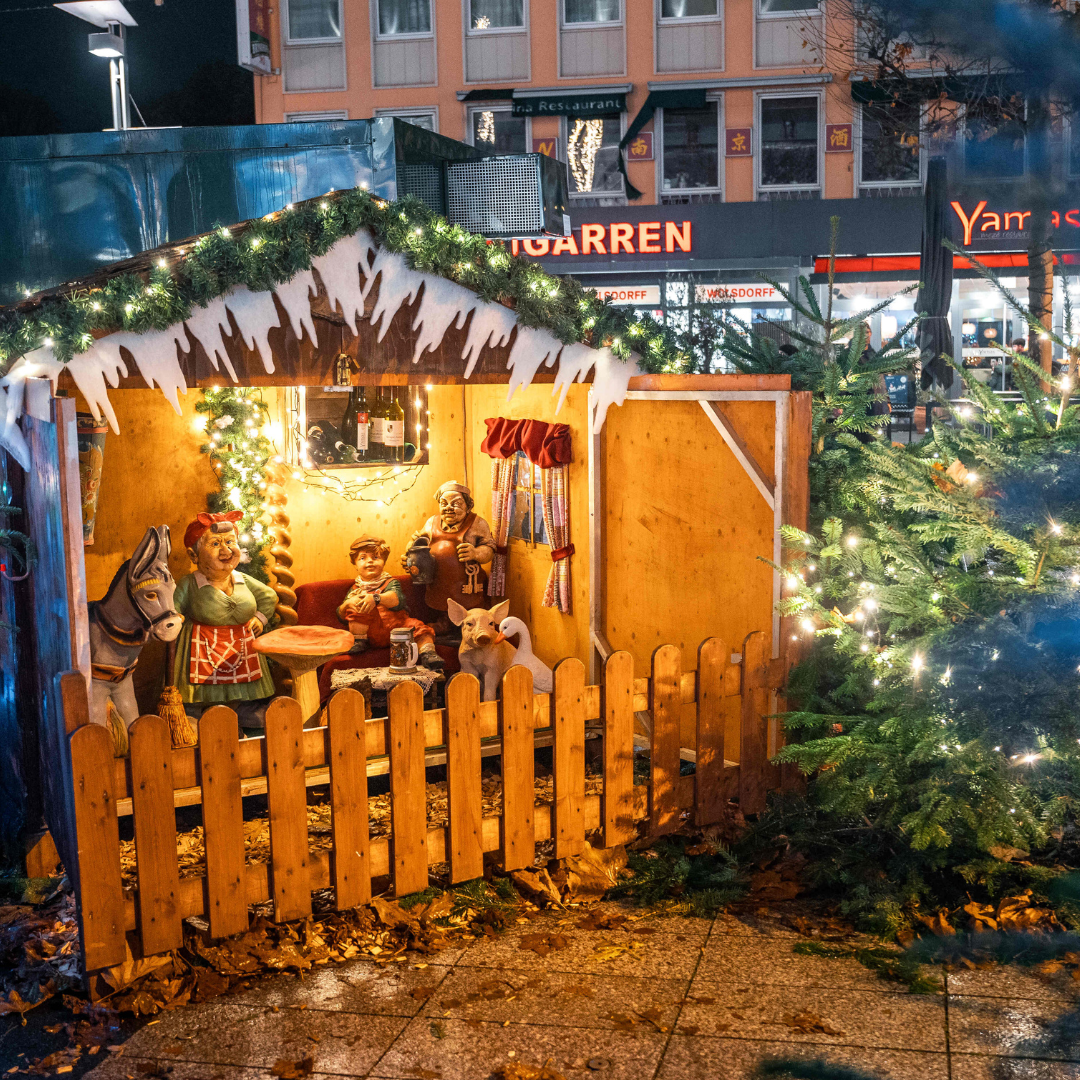 Präsentation einer Märchenwaldhütte