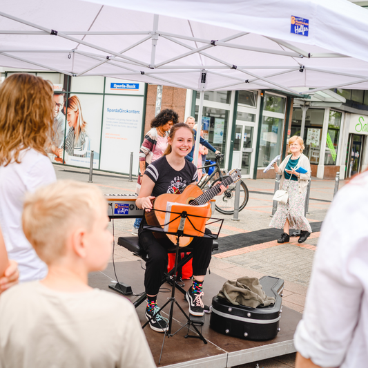 Präsentation des Trittsteines Huestraße Höhe Volksbank